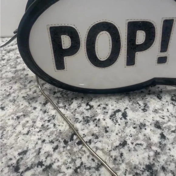 Kate Spade New York Black and White Novely Speech Bubble 'POP!' Crossbody EUC - Picture 9 of 16
